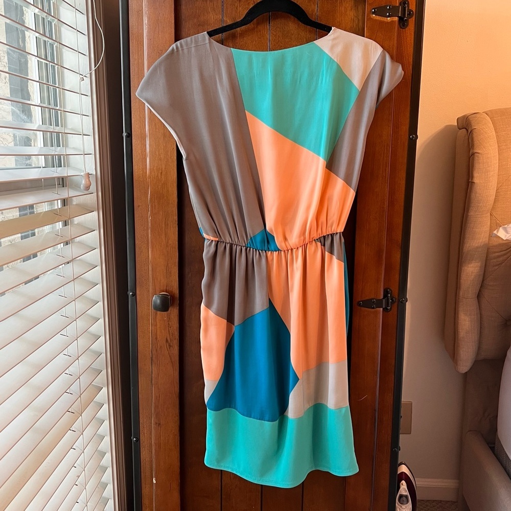 DOO.RI for Macy’s Scoop Neck Short Sleeve Geometric print Draped Wrapped dress - Picture 5 of 9